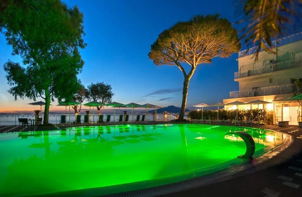 Pool, Grand Hotel Riviera, Naples