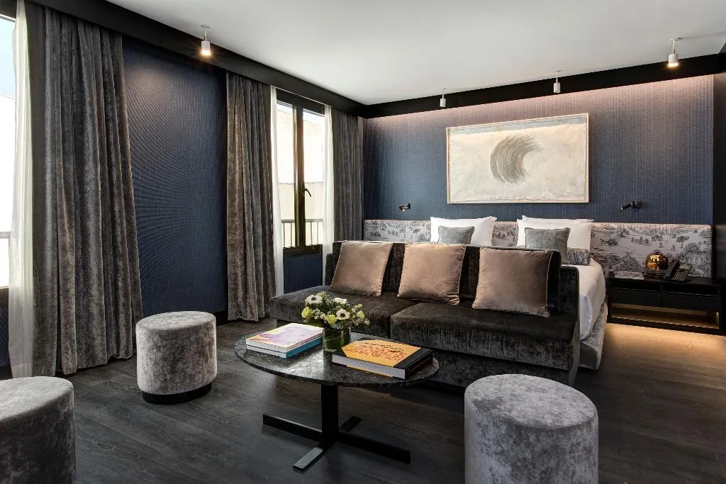 DOUBLE DELUXE Room, The Pavilions Madrid, Madrid