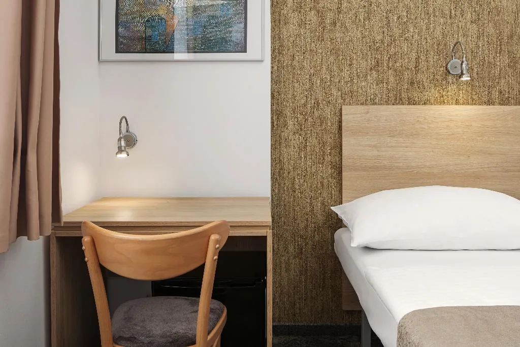 QUADRUPLE CAPACITY 4 Room, Hotel Ambiance, Prague
