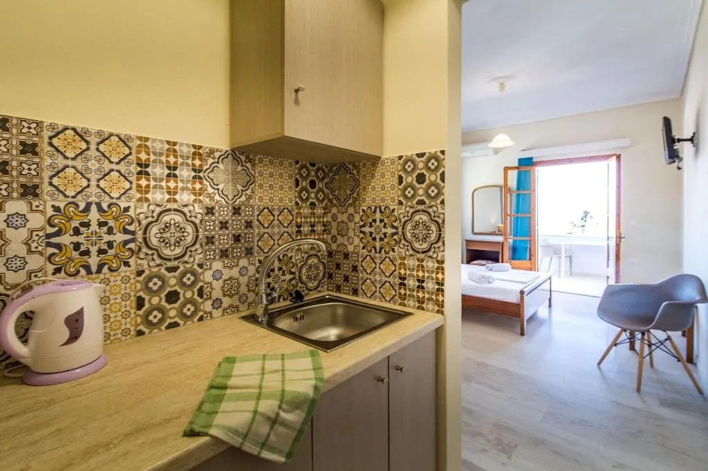 Room, Blue Horizon Studios, Zante