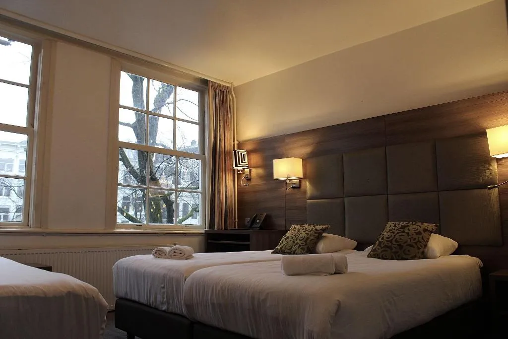 TRIPLE STANDARD Room, ITC Hotel, Amsterdam