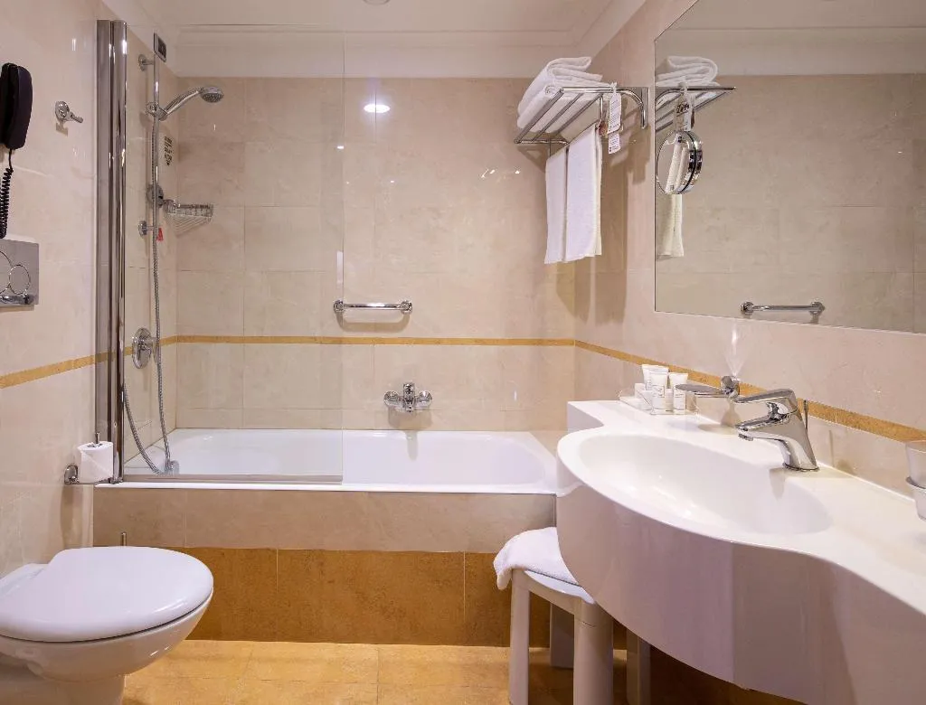 DOUBLE SUPERIOR Room, UNA HOTELS Galles Milano, Milan