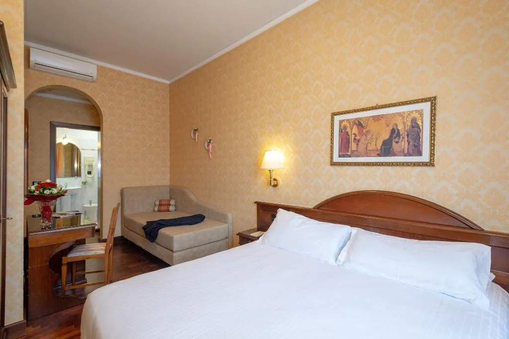 DOUBLE STANDARD Room, Hotel Boccaccio, Florence
