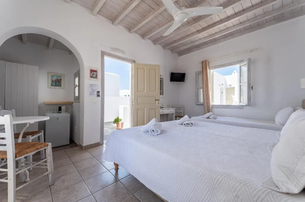TRIPLE DELUXE WITH TERRACE Room, Mykonos Twins, Mykonos