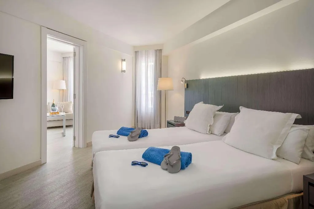 JUNIOR SUITE STANDARD Room, Sol House Mallorca, Majorca