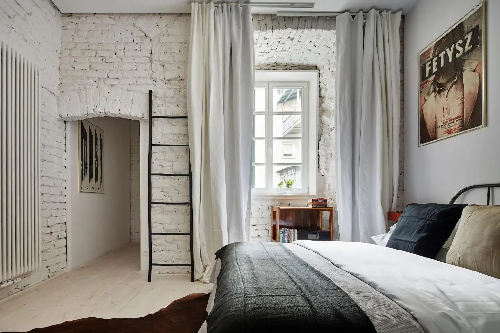 Room, OLD NEW Szczepańska, Krakow