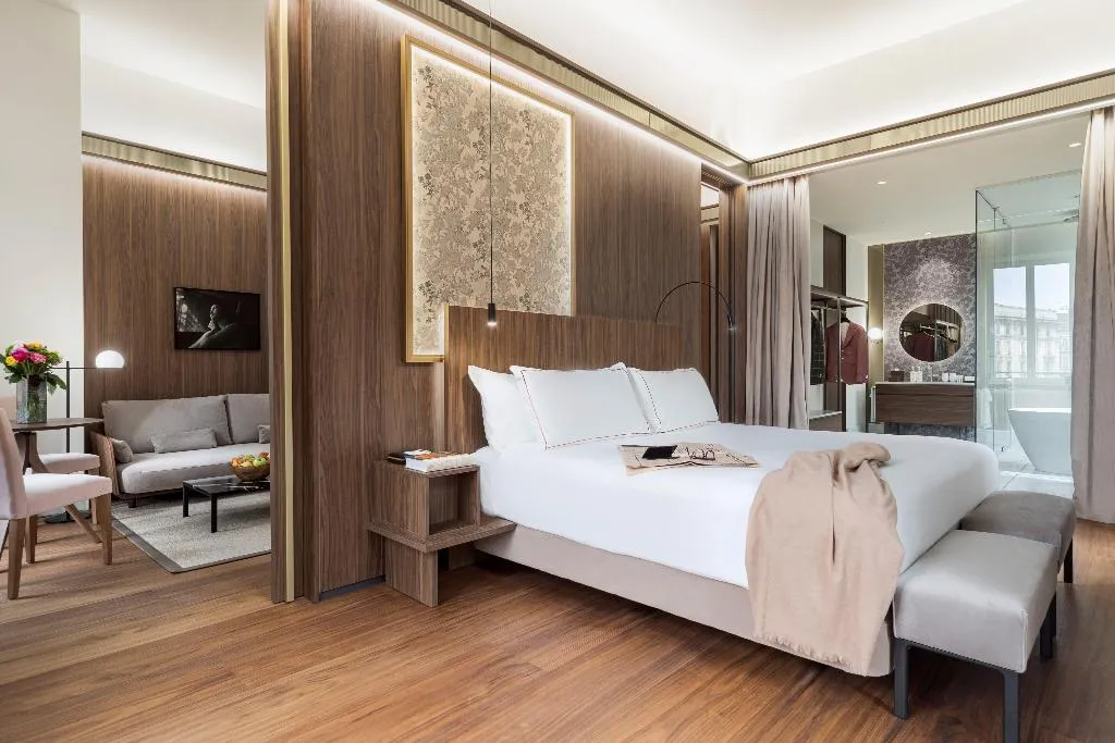 SUITE KING SIZE BED Room, Palazzo Cordusio A Gran Melia Hotel, Naples