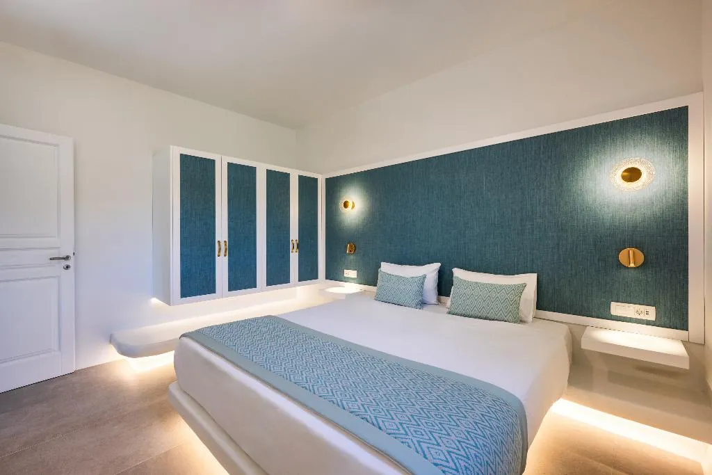 VILLA THREE BEDROOMS WITH PRIVATE POOL Room, Sienna Eco Resort, Santorini