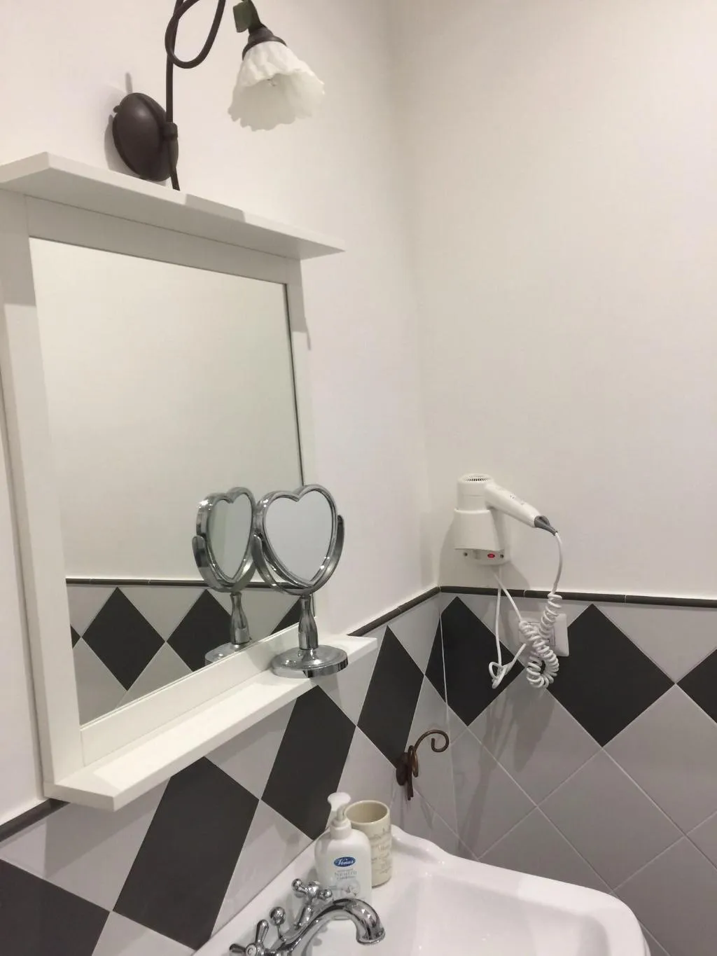 Room, La Piazzetta Delle Regine, Rome