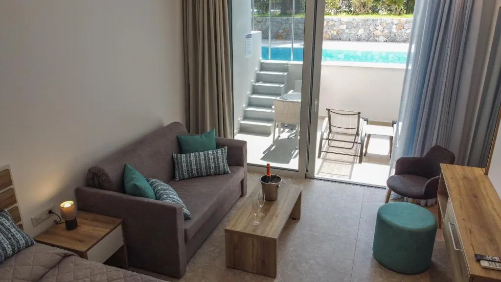 SUITE SUPERIOR WITH PRIVATE POOL Room, Lardos Bay, Rhodes