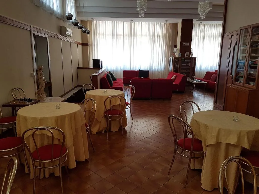 Lobby, Hotel Bonifacio, Rome