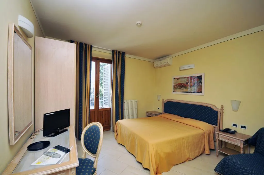 General view, Anna`S, Florence