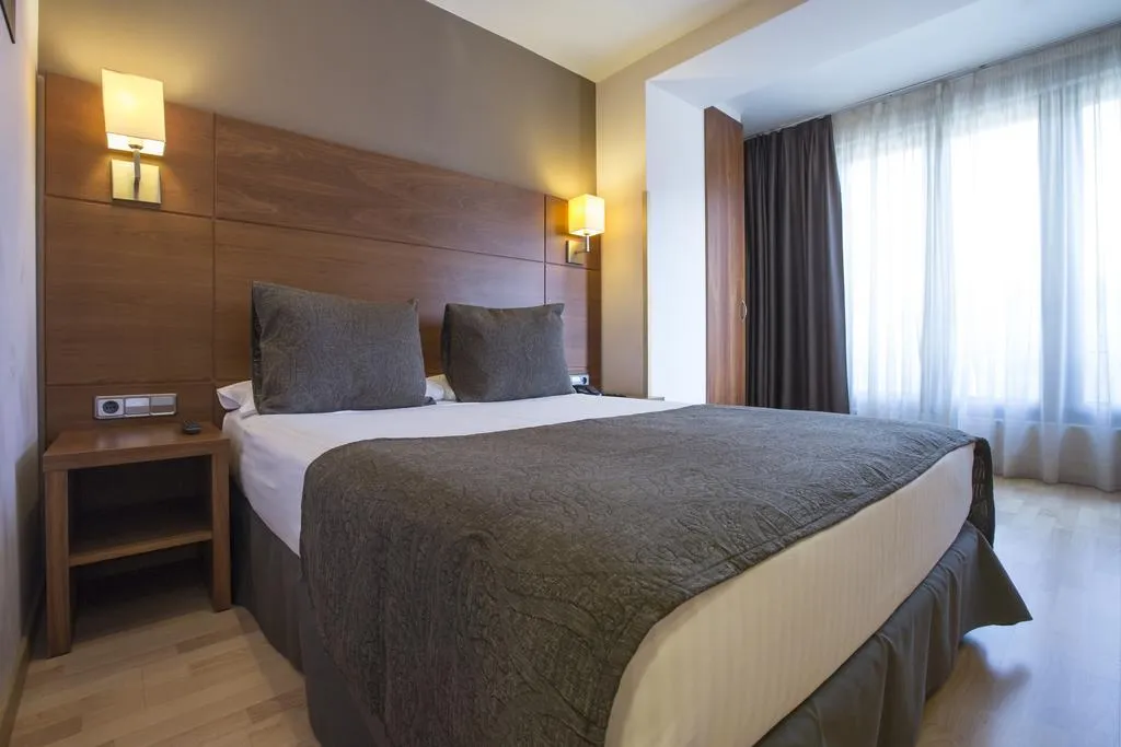 DOUBLE SINGLE USE STANDARD Room, Via Augusta, Barcelona