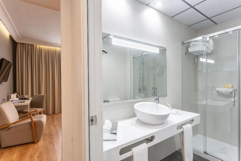 Double or Twin STANDARD Room, Monte Carmelo, Seville