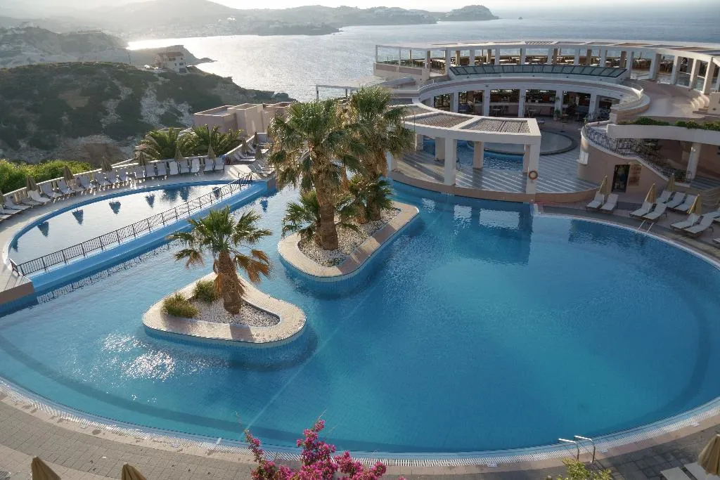 Pool, Athina Palace, Crete
