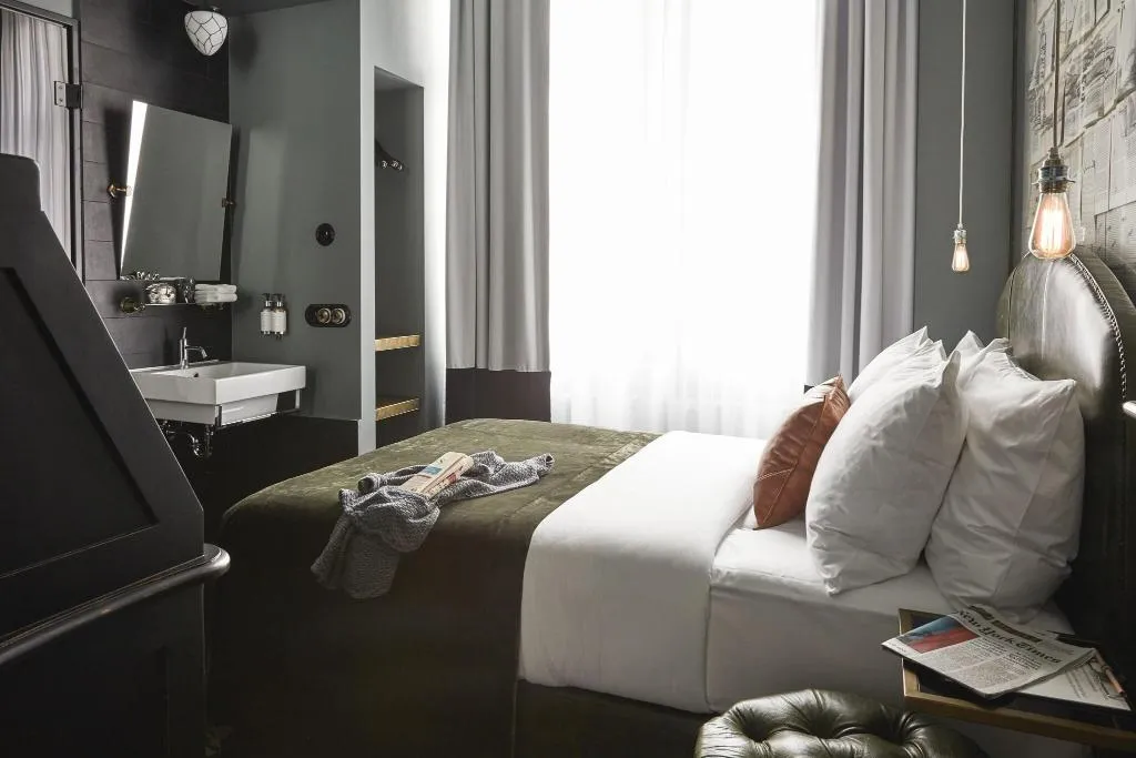 Room, Sir Savigny Hotel, Berlin