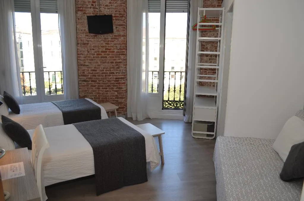 TRIPLE STANDARD Room, San Lorenzo, Madrid