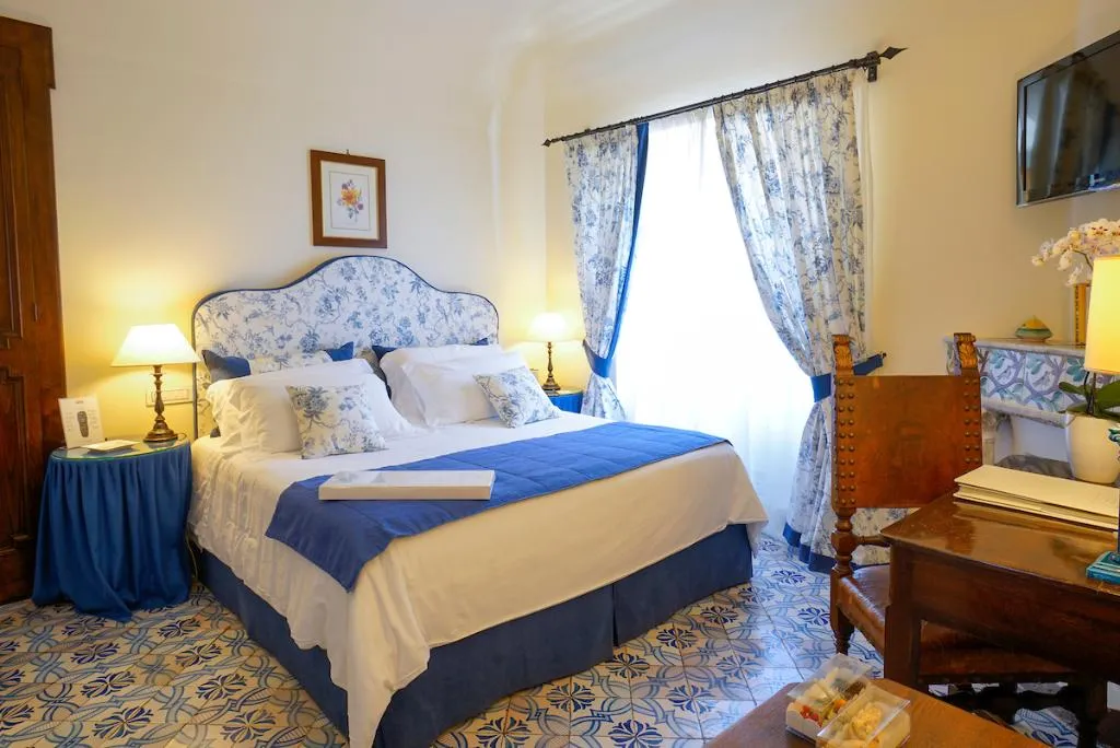 Double or Twin SUPERIOR Room, Villa Cimbrone, Naples