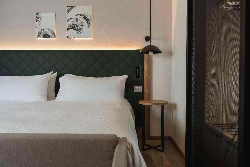 DOUBLE KING SIZE BED Room, Hilton Garden Inn Padova City Centre, Venice