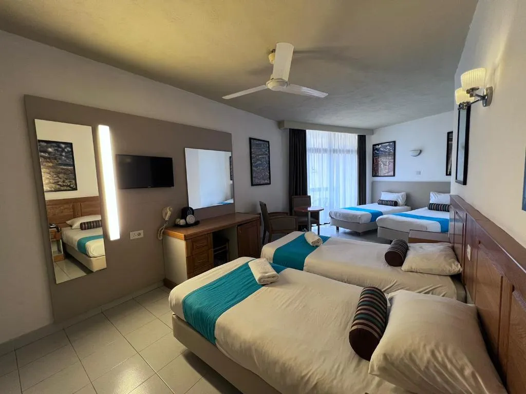 QUADRUPLE STANDARD Room, Canifor Hotel, Malta
