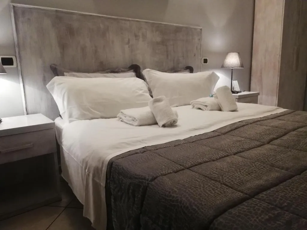 Room, Relais Indipendenza, Naples