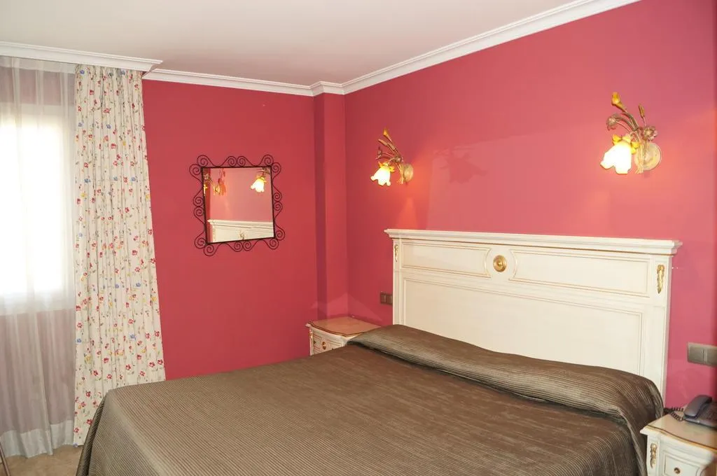 Room, Caballero Errante, Madrid