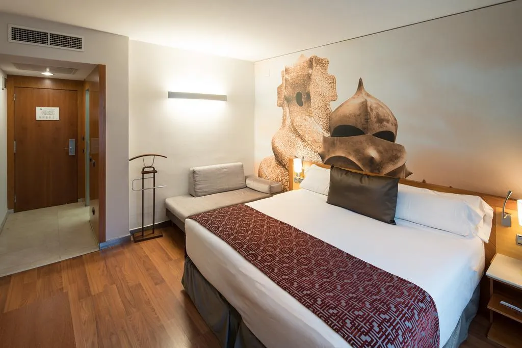 TRIPLE STANDARD Room, Catalonia Gracia, Barcelona