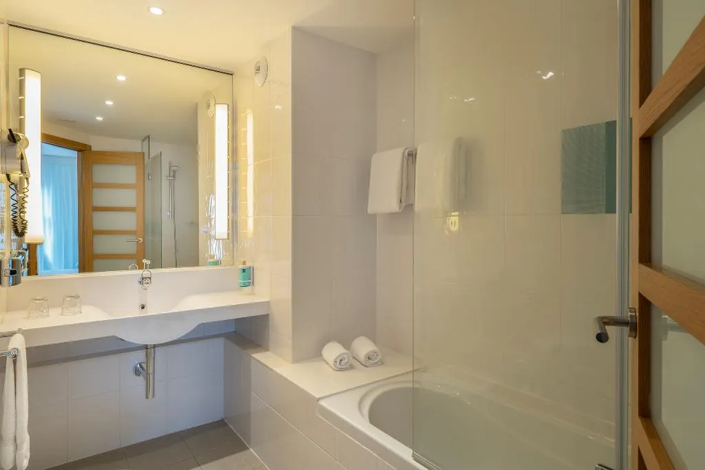 DOUBLE SINGLE USE SUPERIOR Room, Novotel Barcelona City, Barcelona