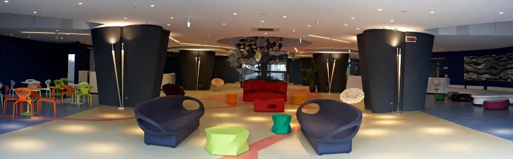 Lobby, Poseidon, Naples