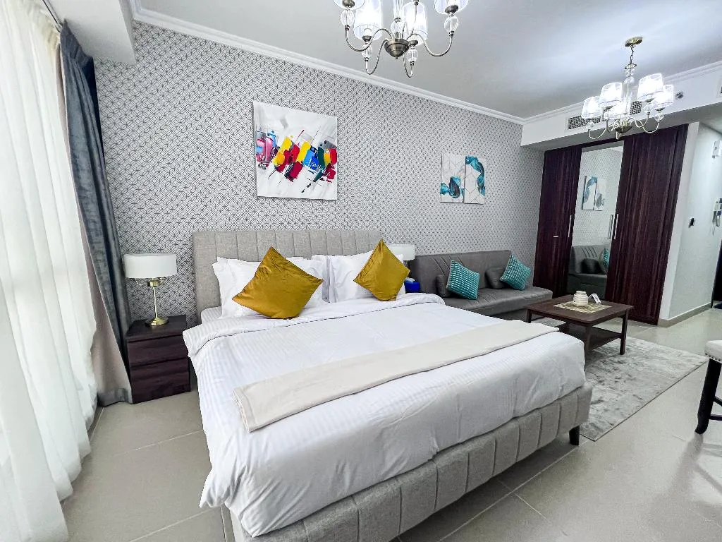 STUDIO BUSINESS Room, Goldcrest Executive, Dubai