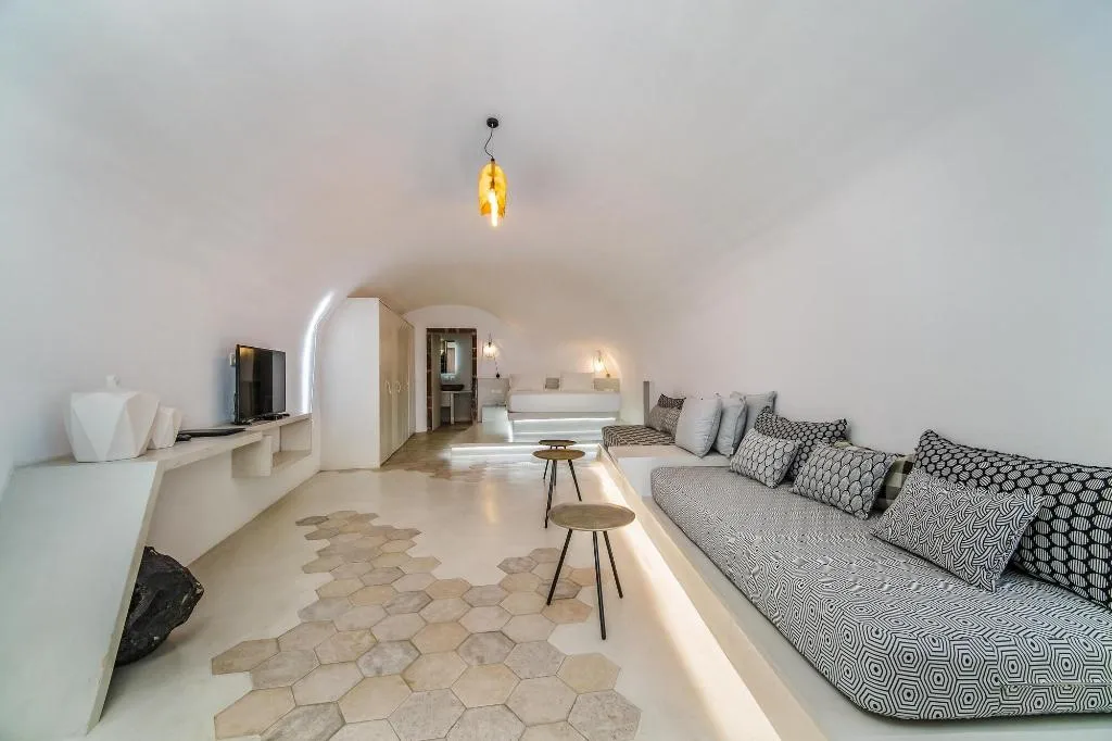 Room, Solstice Luxury Suites, Santorini