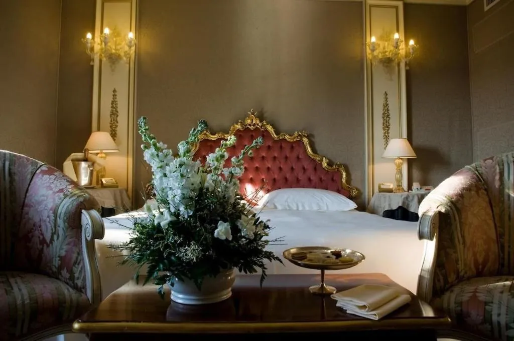 Room, Ca' Sagredo Hotel, Venice