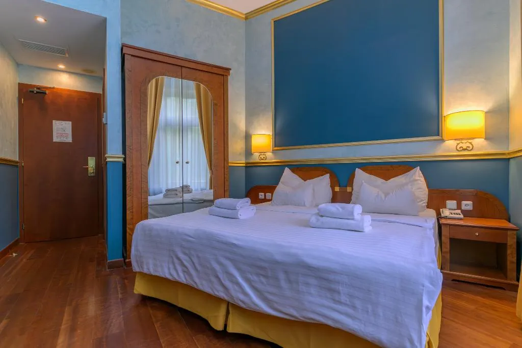 FAMILY ROOM SUPERIOR Room, Hotel Kinsky Fountain, Prague