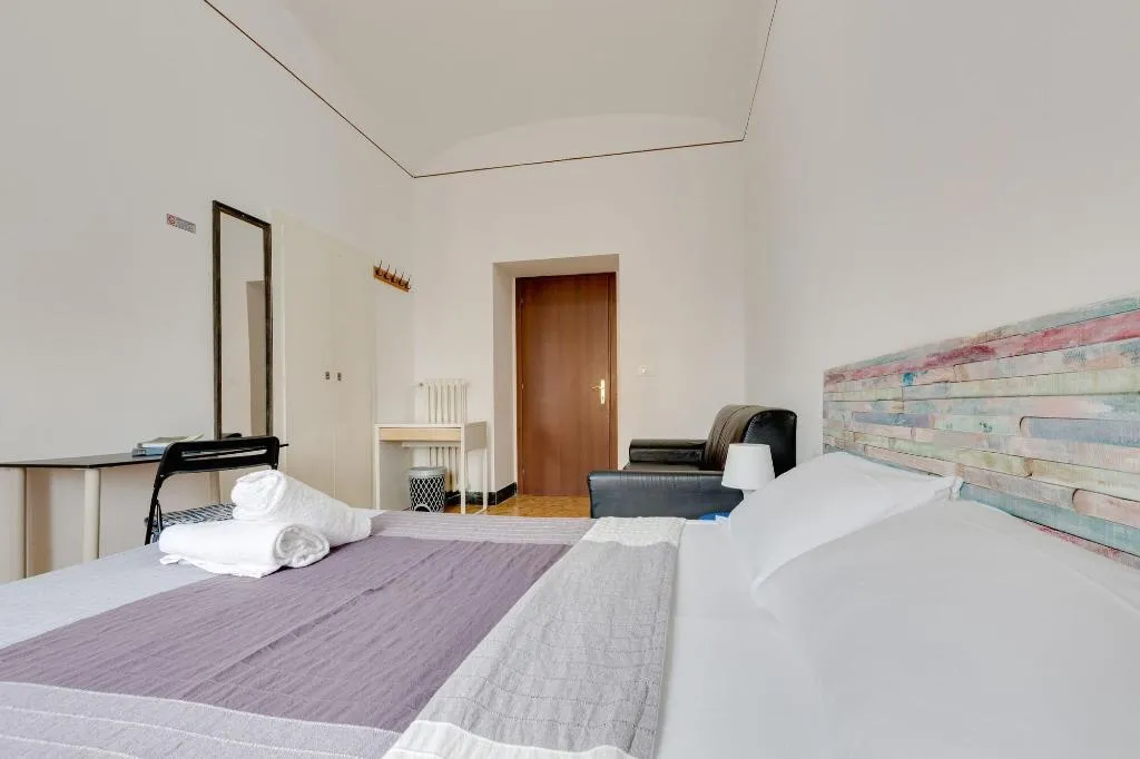 Room, Do Domus, Naples