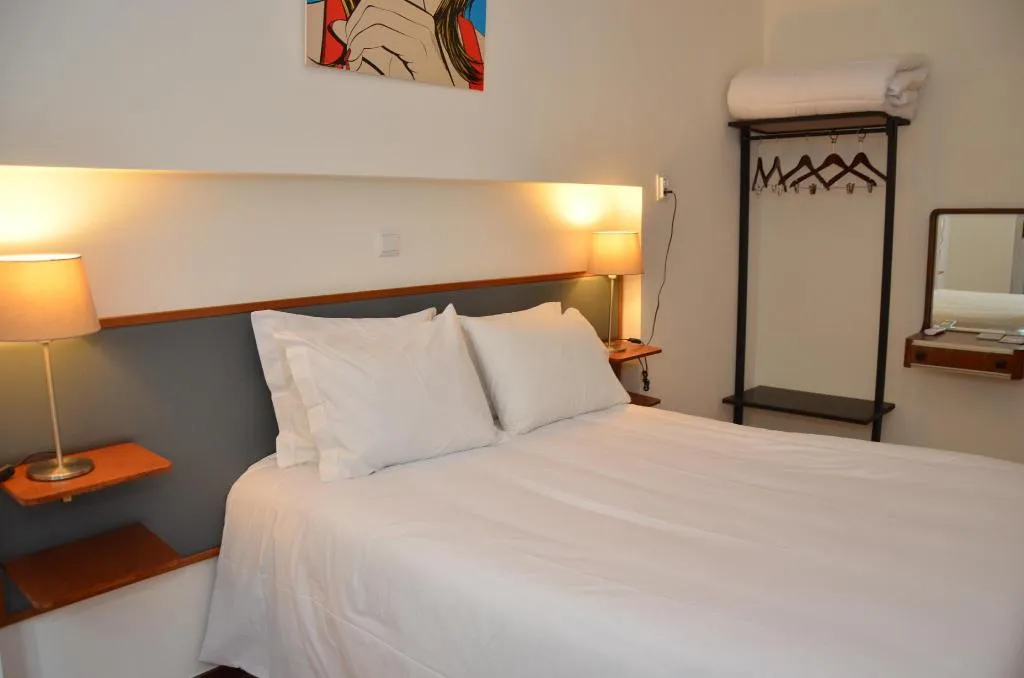 Room, Girassol, Porto