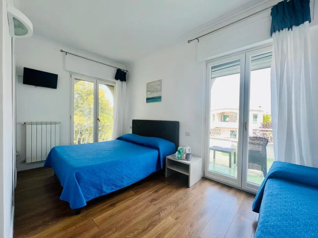 TRIPLE WITH TERRACE Room, Villa Sorrento Resort, Naples