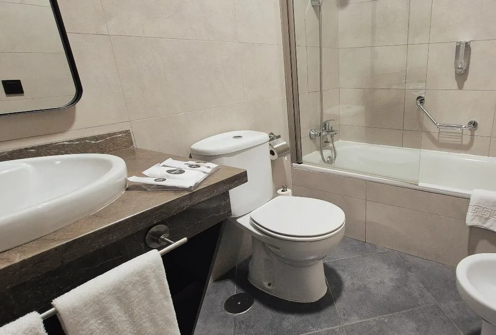 JUNIOR SUITE STANDARD Room, Hotel Vertice Sevilla Aljarafe, Seville