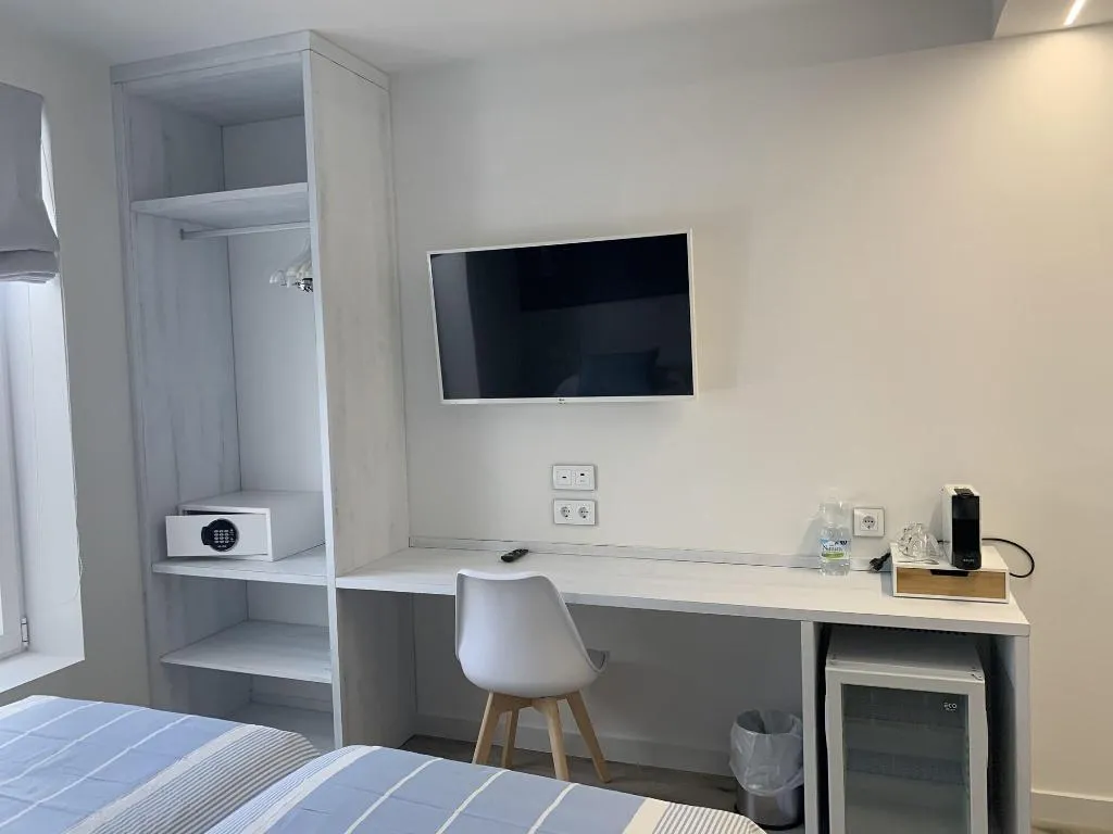 TWIN SUPERIOR Room, Nerja Casual Rooms, Costa Del Sol