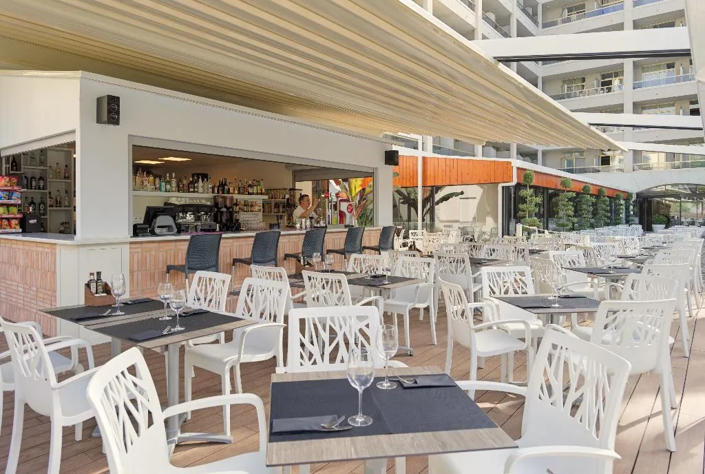 Terrace, H10 Salou Princess, Costa Dorada