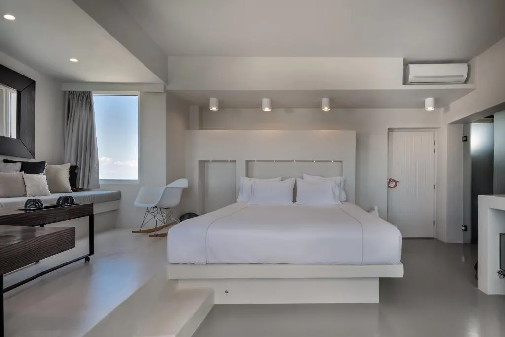 SUITE DELUXE Room, West East Suites, Santorini