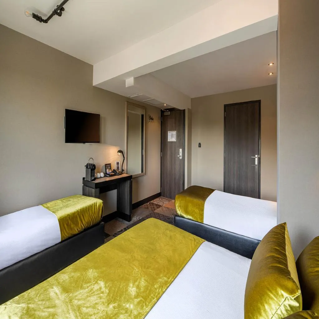 QUADRUPLE STANDARD Room, The Alfred Hotel, Amsterdam