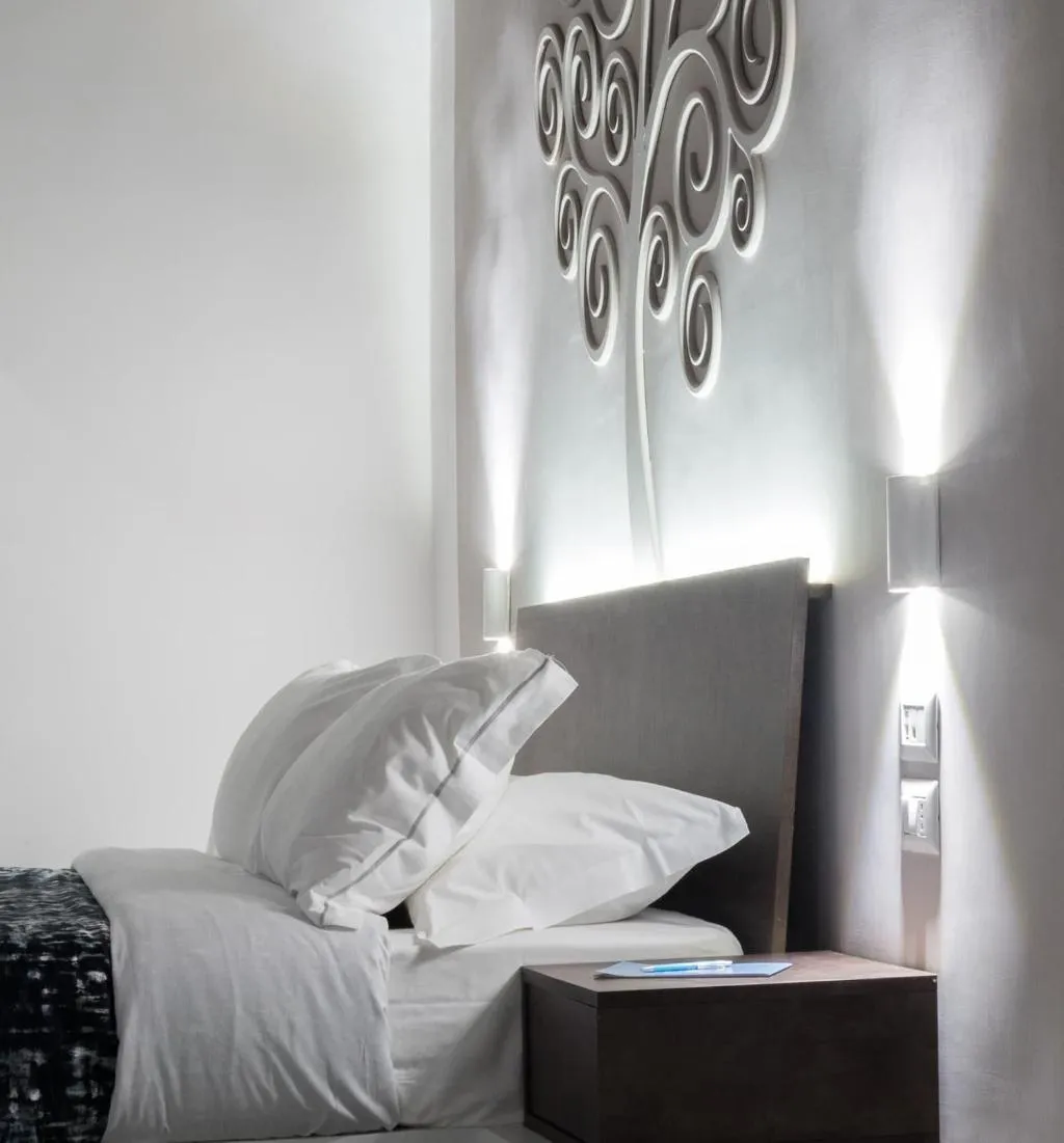 Room, Dada Suite, Naples