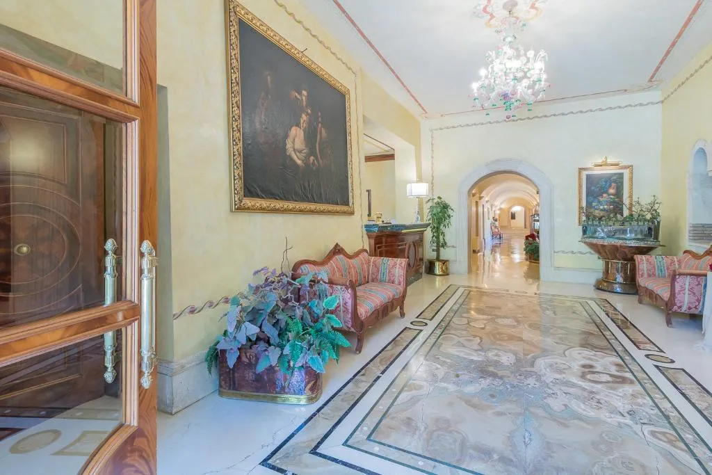 Lobby, Torre Sant Angelo, Rome