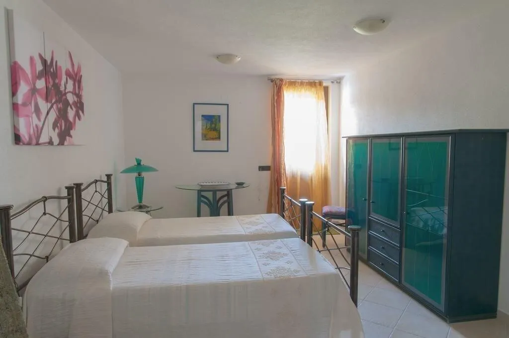 Room, B&B Le Fresie, Olbia