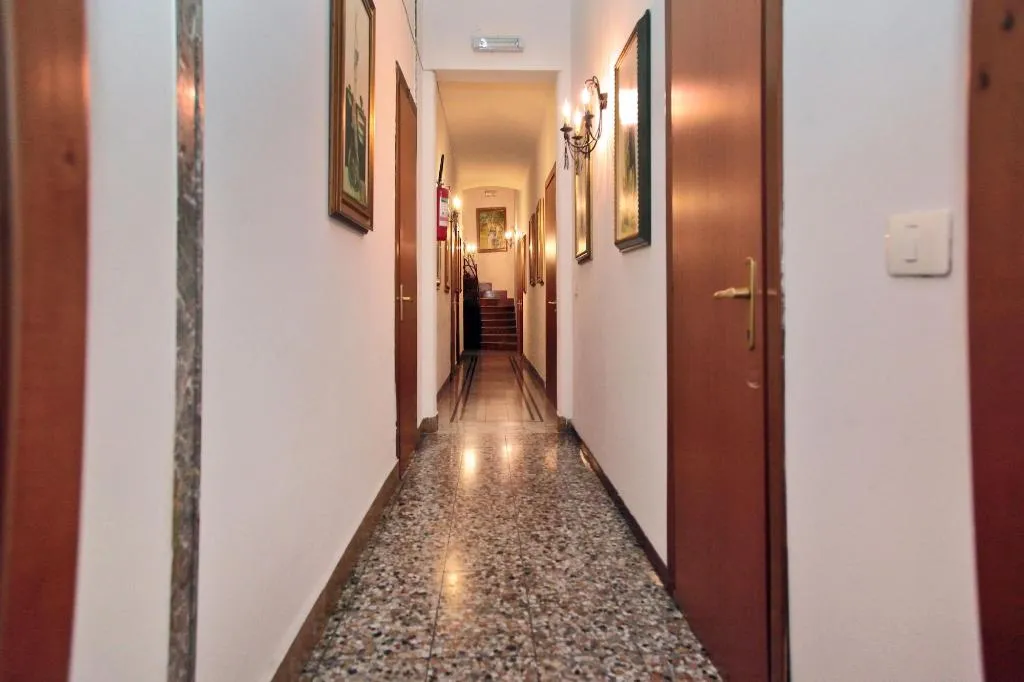 Lobby, Crispi Rooms, Catania