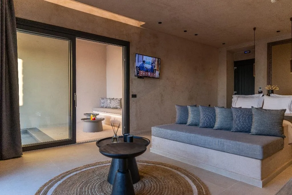 SUITE WITH PRIVATE POOL Room, North Santorini A Luxury Spa Hotel, Santorini