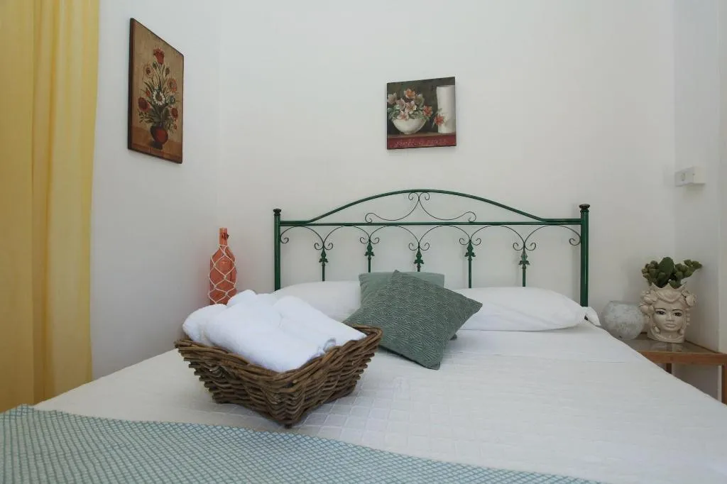 Room, B&B Villa Maiolica, Catania