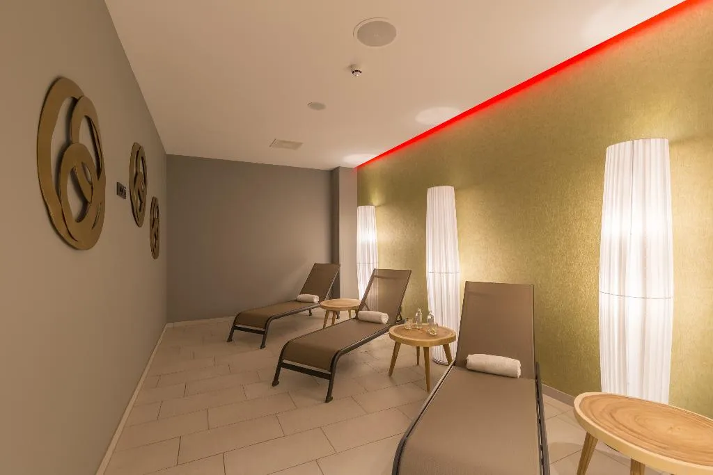 Sports and Entertainment, Leonardo Royal Hotel Amsterdam, Amsterdam