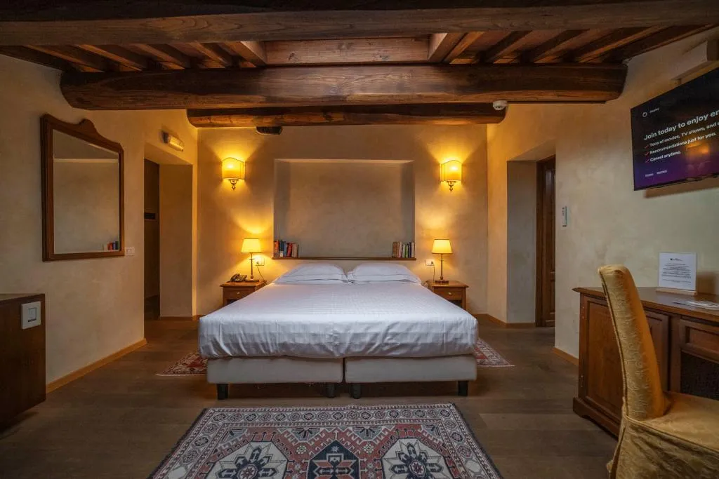 JUNIOR SUITE STANDARD Room, Palazzo San Niccolo, Florence