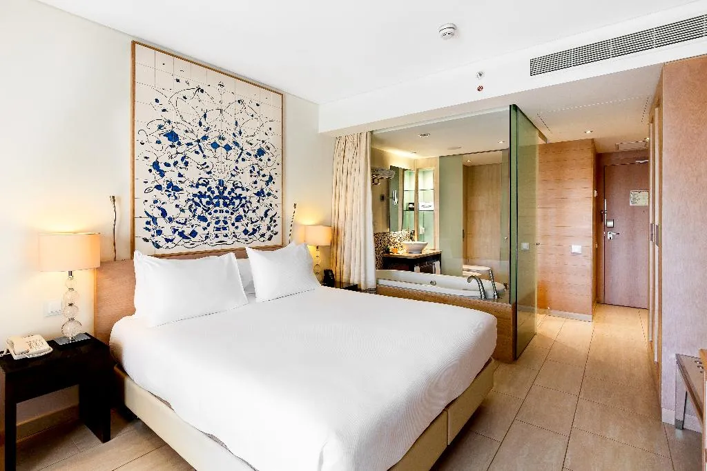 DOUBLE DELUXE Room, Hilton Vilamoura As Cascatas Golf Resort & Spa, Algarve